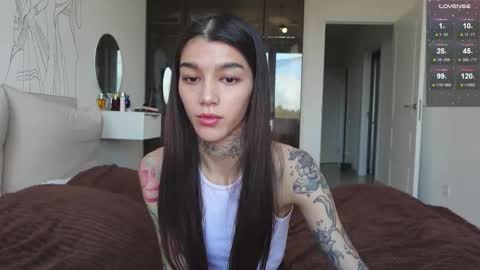 vinkitinkii online show from October 11, 8:30 am