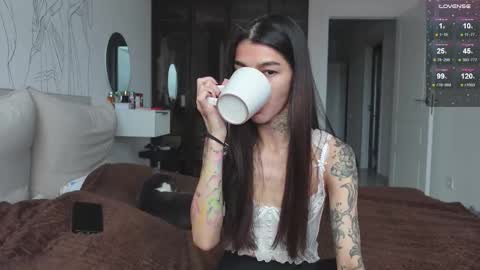 vinkitinkii online show from October 30, 7:53 am