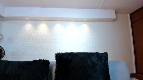 Violett  Everyday From 0530 to 1430 Col Time online show from October 30, 11:00 am