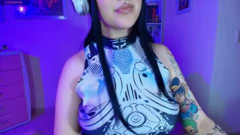 violet online show from April 15, 2:48 am