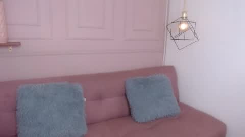 V I O L E T  online show from March 31, 2:06 pm