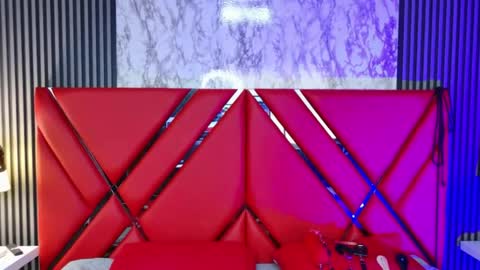 Violet online show from April 2, 7:43 pm