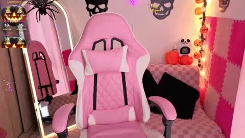 violet online show from October 27, 5:46 pm