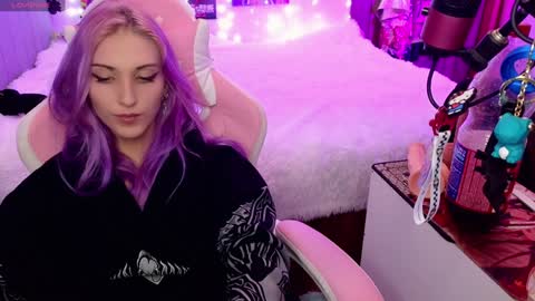 Snapshot of violet_noir_ chatting on January 30, 2:47 pm Deya online show from January 30, 2:47 pm