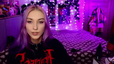 Snapshot of violet_noir_ chatting on January 27, 3:28 pm Deya online show from January 27, 3:28 pm