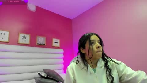 violet_sinclair online show from April 21, 11:28 am