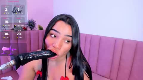 Violet online show from November 14, 8:11 pm