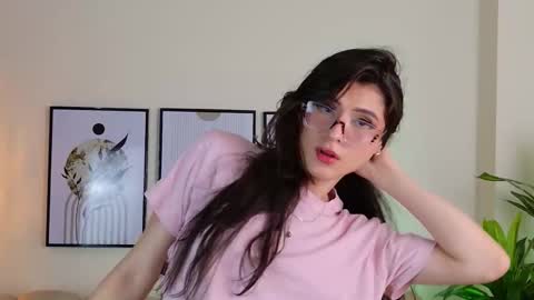 Snapshot of violeta_foxz chatting on October 8, 7:53 pm Violeta online show from October 8, 7:53 pm