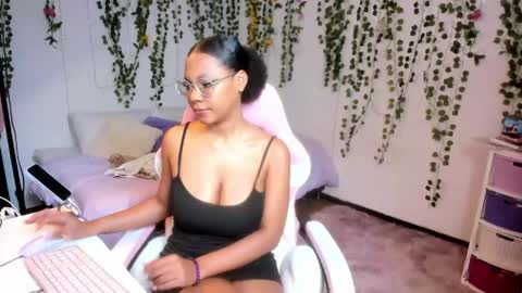 Violeta online show from May 22, 6:04 pm