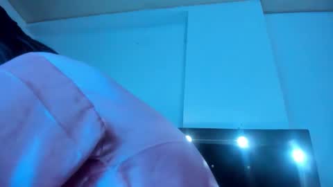 VioletaDums online show from March 4, 7:27 am