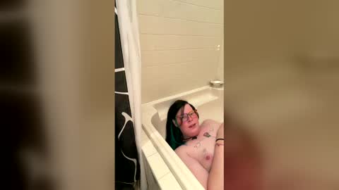 violetann93 online show from March 31, 11:27 pm