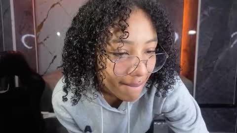 violeth_b online show from February 3, 12:42 pm