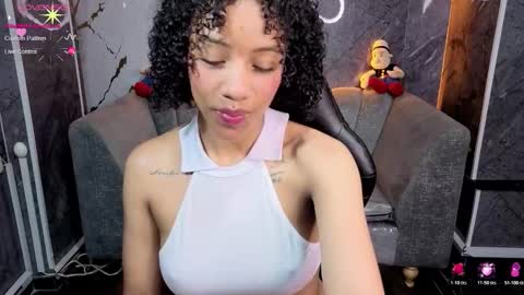 violeth_b online show from March 28, 3:02 pm