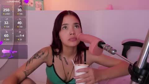 Violeth Hill online show from October 1, 9:13 pm