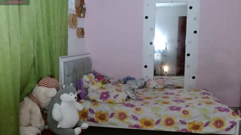 violett_11 online show from October 28, 11:39 pm