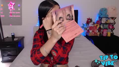 Snapshot of violett_flowers chatting on February 1, 7:13 pm violeta  online show from February 1, 7:13 pm