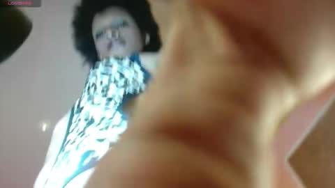 V I O L E T T E  online show from February 26, 9:29 pm