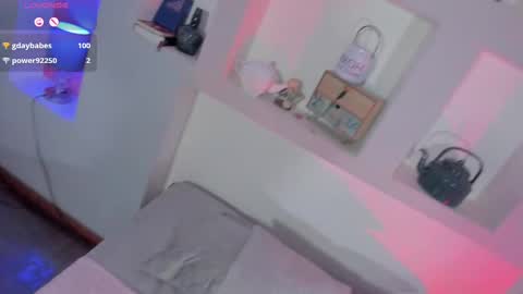 ViolettaBaker online show from October 3, 8:17 pm