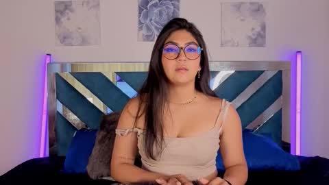 violettabloom_ online show from September 15, 8:10 pm