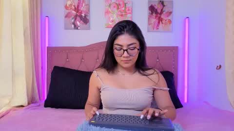 violettabloom_ online show from September 10, 7:37 pm