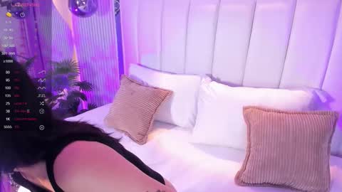 violettacolinss online show from February 27, 11:47 am