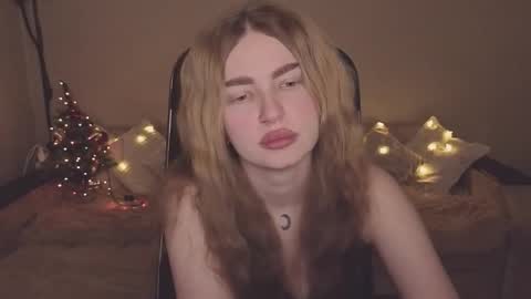 ViolettaOtis online show from December 20, 2:24 pm