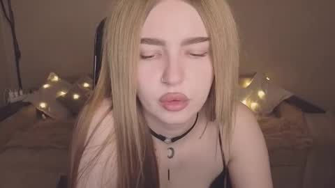 ViolettaOtis online show from November 28, 2:13 pm