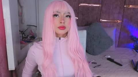 viollettebylyly online show from December 15, 12:45 pm