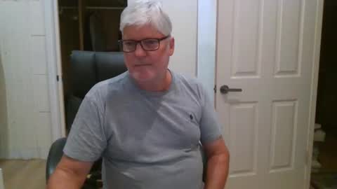 viper654321 online show from April 12, 7:45 am