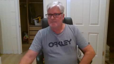 viper654321 online show from April 29, 7:35 am