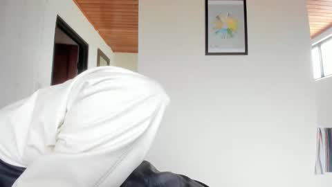 Vito Ferrer online show from January 16, 12:36 pm