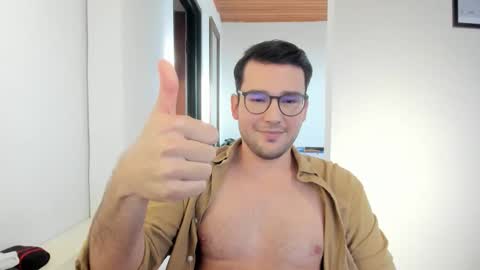 Vito Ferrer online show from November 13, 9:50 pm