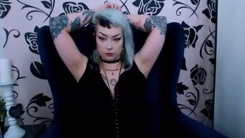 Snapshot of viviadarc chatting on December 6, 3:39 pm ViviaDarc online show from December 6, 3:39 pm