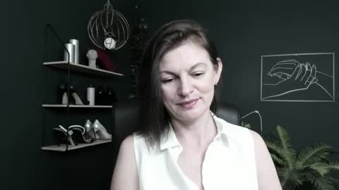 Vivian online show from June 9, 6:46 am