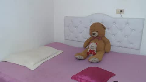 instagram Viviana73215 online show from June 13, 12:15 pm