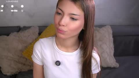 Naomi online show from May 26, 4:02 pm
