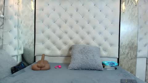 VivianRose online show from May 29, 4:32 am