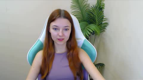 Snapshot of vivien_leight chatting on December 16, 9:52 pm Vivien online show from December 16, 9:52 pm