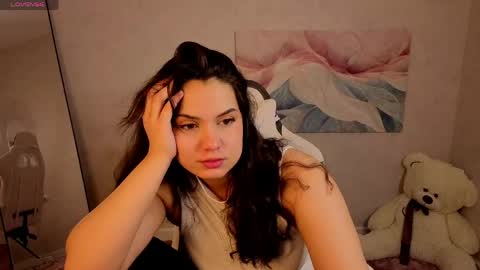 vivien_ross online show from May 5, 1:23 am