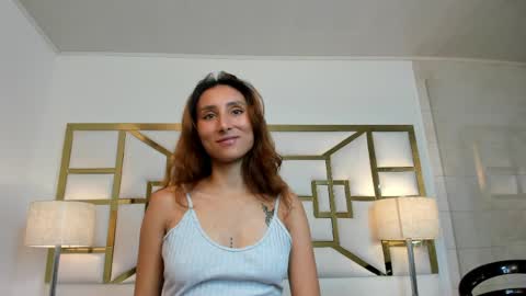 Viviene online show from June 6, 7:03 am