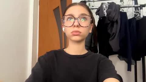 Vivi online show from October 29, 12:07 pm