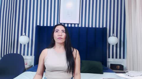 Snapshot of viviennerosette chatting on September 10, 1:34 pm Vivian  online show from September 10, 1:34 pm