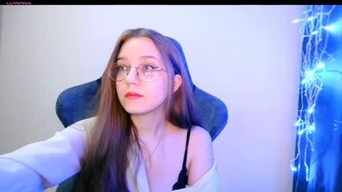 vivivivikkie online show from June 9, 9:25 pm