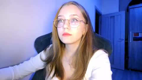 vivivivikkie online show from February 6, 10:45 pm