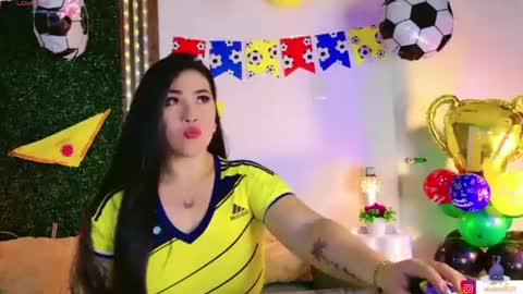 Vivi online show from June 18, 5:35 am