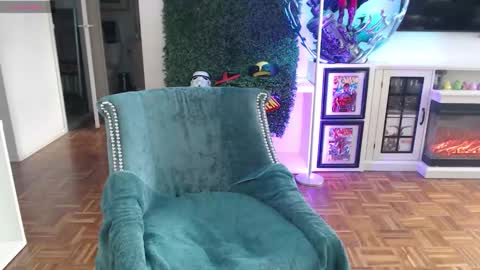 Vixen online show from February 21, 4:10 pm