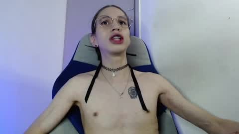 vodkadelulo online show from June 4, 2:45 pm