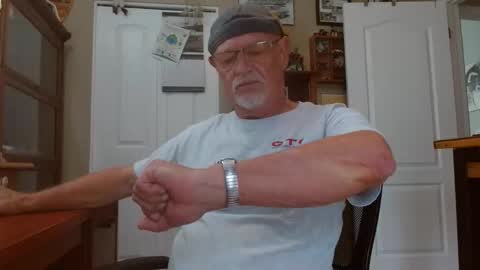 Vueuorme online show from February 15, 3:00 pm