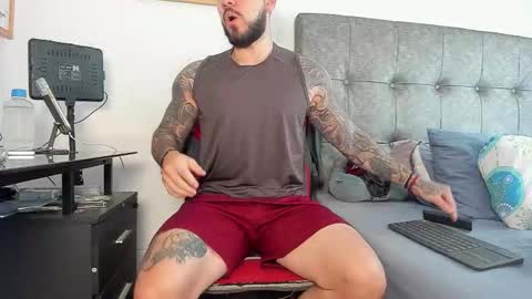 vyxen_ online show from February 5, 1:36 pm