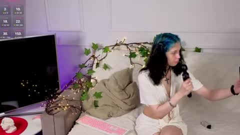 Emi online show from June 29, 3:23 pm